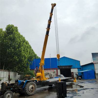 4噸拖拉機隨車吊 德建農(nóng)用拖拉機平板吊車的定制化解決方案