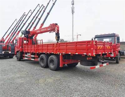 東風12噸宏昌天馬與東風暢行12噸徐工隨車吊 專業(yè)清障與起重解決方案